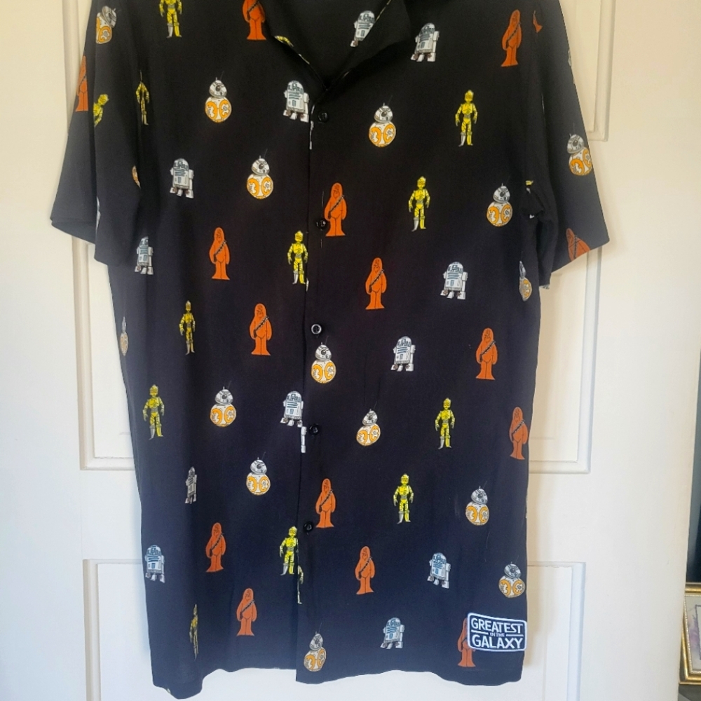 Authentic Star Wars button down shirt   Size M